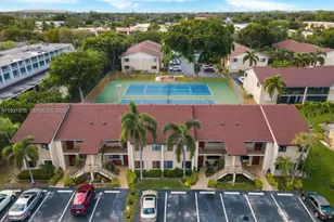 160 SE 7th St, Deerfield Beach, FL 33441 - Photo 1