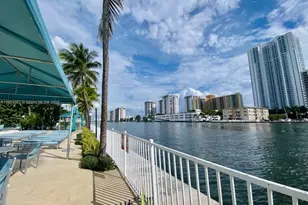 800 Parkview Dr, Hallandale Beach, FL 33009 - Photo 29