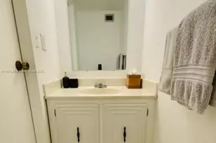 800 Parkview Dr, Hallandale Beach, FL 33009 - Photo 21