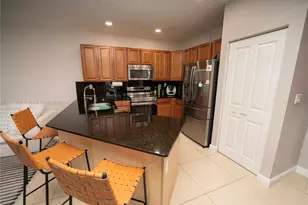 401 NE 194th Ln, Miami, FL 33179 - Photo 9