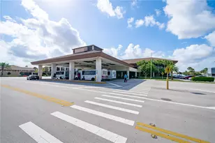 13705 SW 12th St, Pembroke Pines, FL 33027 - Photo 51