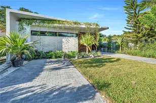 34 SW 26th Rd, Miami, FL 33129 - Photo 9