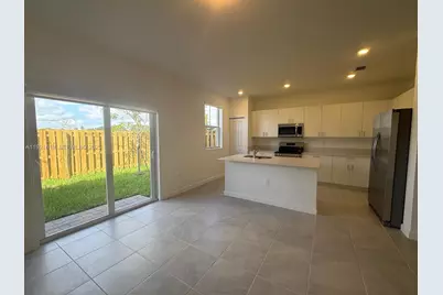 2746 SE 24th Ter, Homestead, FL 33035 - Photo 7