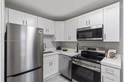 1400 NE 5th Ter #4, Fort Lauderdale, FL 33304 - Photo 5