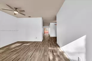 16283 SW 83rd St, Miami, FL 33193 - Photo 7