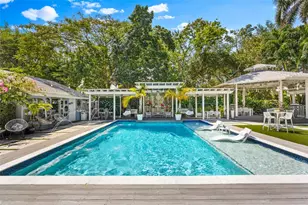 7720 SW 79th Ct, Miami, FL 33143 - Photo 11