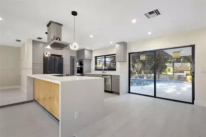 1771 NW 93rd Ave, Pembroke Pines, FL 33024 - Photo 9