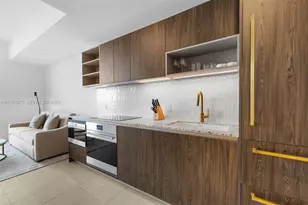 159 NE 6th St, Miami, FL 33132 - Photo 5