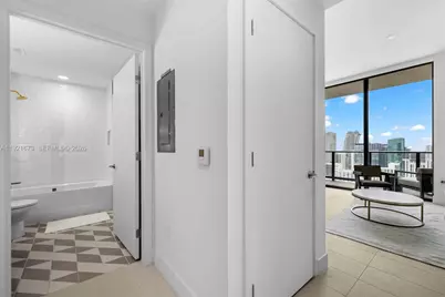 159 NE 6th St #5008, Miami, FL 33132 - Photo 17