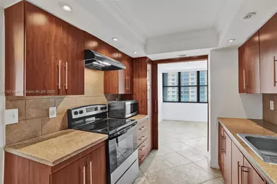 2401 S Ocean Dr #701, Hollywood, FL 33019 - Photo 9