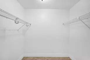 3401 N Country Club Dr, Aventura, FL 33180 - Photo 9