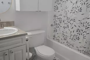 6045 NW 186th St, Hialeah, FL 33015 - Photo 17