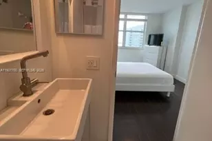 770 Claughton Island Dr, Miami, FL 33131 - Photo 13