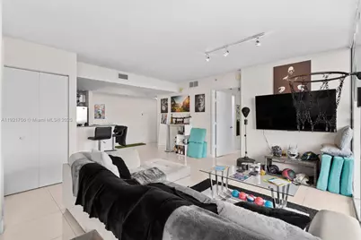 1871 NW S River Dr #1402, Miami, FL 33125 - Photo 7