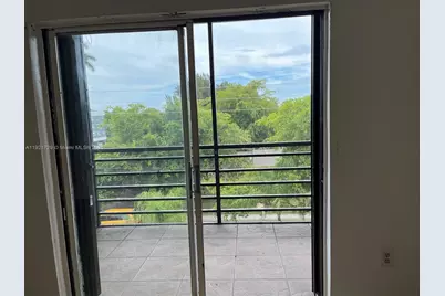 13500 NE 3rd Ct #402, North Miami, FL 33161 - Photo 5