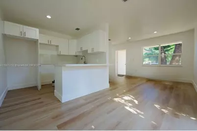 11316 Peachtree Dr #1, Miami, FL 33161 - Photo 11