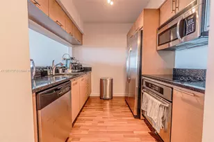 31 SE 5th St, Miami, FL 33131 - Photo 7