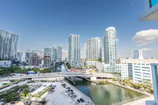 31 SE 5th St, Miami, FL 33131 - Photo 3