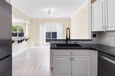 7257 NW 113th Pl, Doral, FL 33178 - Photo 17