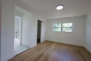 11316 Peachtree Dr, Miami, FL 33161 - Photo 9