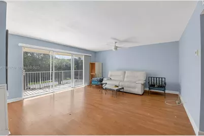 371 SW 8th St #2C, Boca Raton, FL 33432 - Photo 5