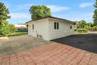745 NW 140th St, Miami, FL 33168 - Photo 19