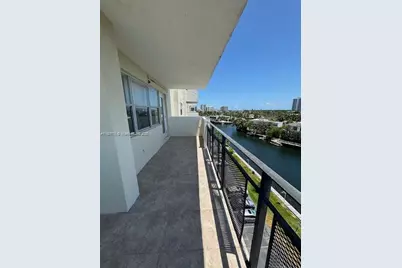 401 Golden Isles Dr #712, Hallandale Beach, FL 33009 - Photo 31