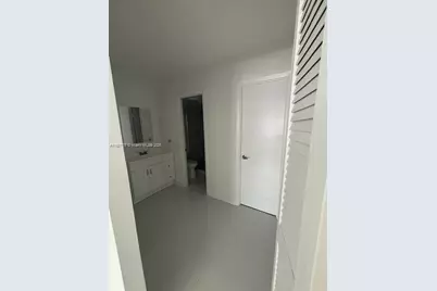 401 Golden Isles Dr #712, Hallandale Beach, FL 33009 - Photo 3