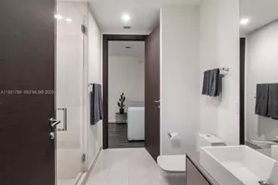 1000 Brickell Plaza, Miami, FL 33131 - Photo 15