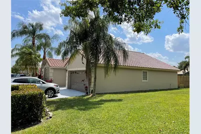 1972 Oak Berry Cir #1972, Wellington, FL 33414 - Photo 5