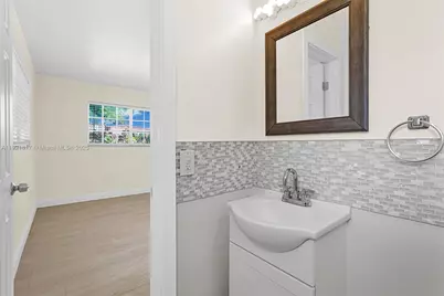 5781 SW 25th St, Miami, FL 33155 - Photo 21