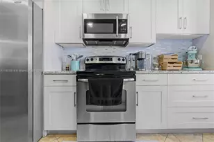 3210 SE 10th St, Pompano Beach, FL 33062 - Photo 9