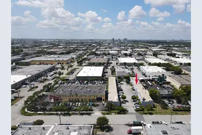 8450 NW 68 St, Doral, FL 33166 - Photo 13