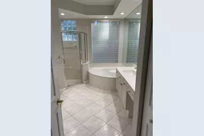 2518 Bay Pointe Ct, Weston, FL 33327 - Photo 17