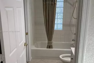 2518 Bay Pointe Ct, Weston, FL 33327 - Photo 31