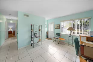 7831 NW 46th Ct, Lauderhill, FL 33351 - Photo 9