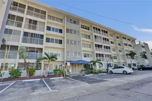 330 SE 2nd St, Hallandale Beach, FL 33009 - Photo 35