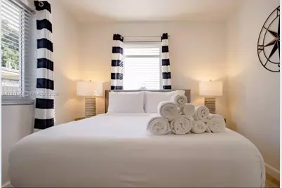 2160 NW 18th Ter #2160, Miami, FL 33125 - Photo 11