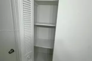 484 NW 165th St Rd, Miami, FL 33169 - Photo 15