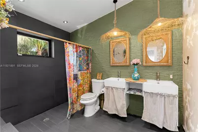 301 NE 115th St, Miami, FL 33161 - Photo 35