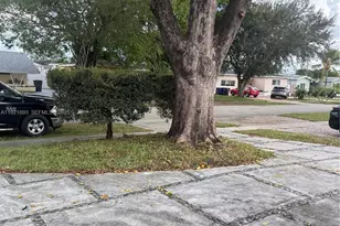 640 N 71st Terrace, Hollywood, FL 33024 - Photo 3