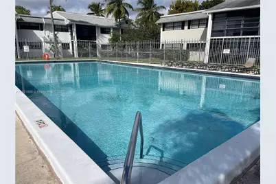 911 NE 199th St #203-14, Miami, FL 33179 - Photo 3