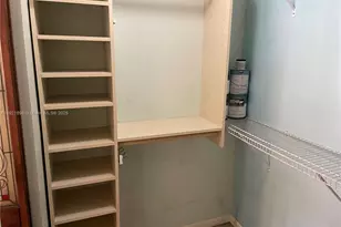 911 NE 199th St, Miami, FL 33179 - Photo 17