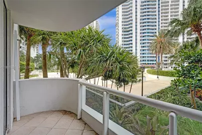 21200 The Point #403, Aventura, FL 33180 - Photo 51
