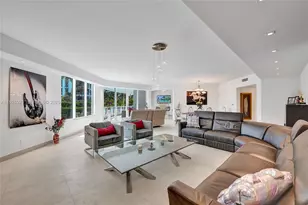 21200 The Point, Aventura, FL 33180 - Photo 25