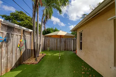 1383 NE 27th St, Pompano Beach, FL 33064 - Photo 17