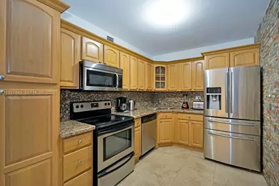 5601 Collins Ave #1516, Miami Beach, FL 33140 - Photo 3