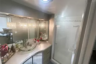 20191 E Country Club Dr, Aventura, FL 33180 - Photo 5