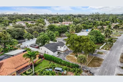 201 S Biscayne River Dr #A, Miami, FL 33169 - Photo 3