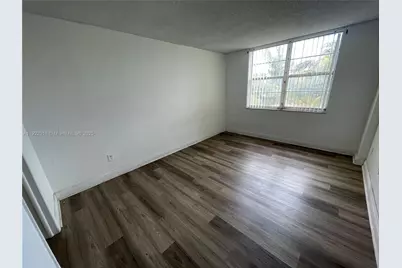 [Address not provided], North Miami, FL 33161 - Photo 13